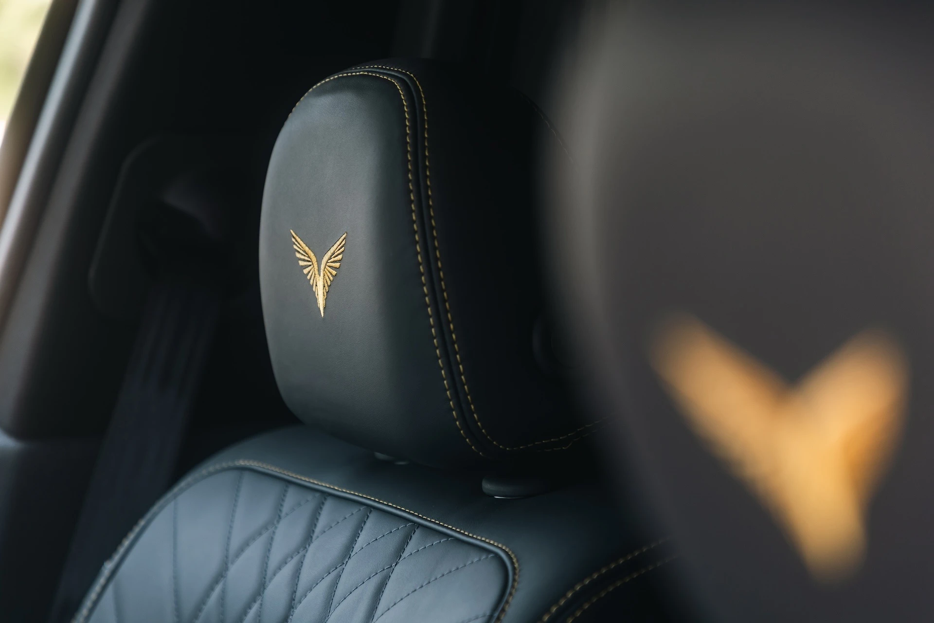 Lac Hong 900 LX 9 Xe EV VinFast giới thiệu Lạc Hồng 900 LX