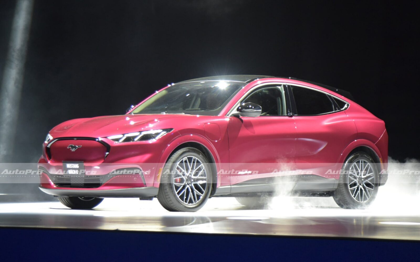 mustang mach e nlh7514 1756430105080 1756430105517727659259 Loạt xe mới ra mắt Việt Nam tháng 8: Quá nửa là xe điện, nhiều mẫu xe lần đầu ra mắt, có mẫu sắp khai tử ở nước ngoài