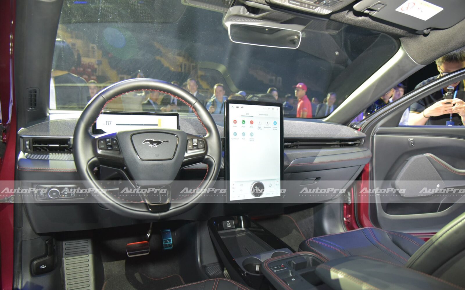 mustang mach e nlh7720 1756430106682 1756430106916917047285 Loạt xe mới ra mắt Việt Nam tháng 8: Quá nửa là xe điện, nhiều mẫu xe lần đầu ra mắt, có mẫu sắp khai tử ở nước ngoài