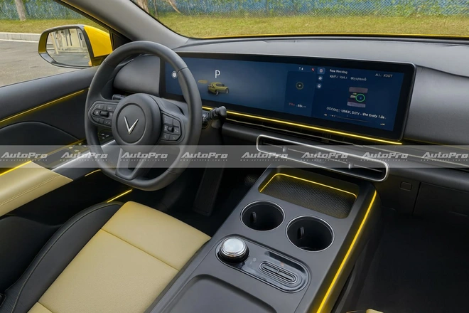 photo2025 08 0611 49 20 1754475409201 1754475409931429558066 Độ VinFast Limo Green bằng loạt trang bị sang, xịn, mịn: Xe 7 chỗ 'siêu base' hóa thành 'xe chủ tịch' chỉ trong phút mốt