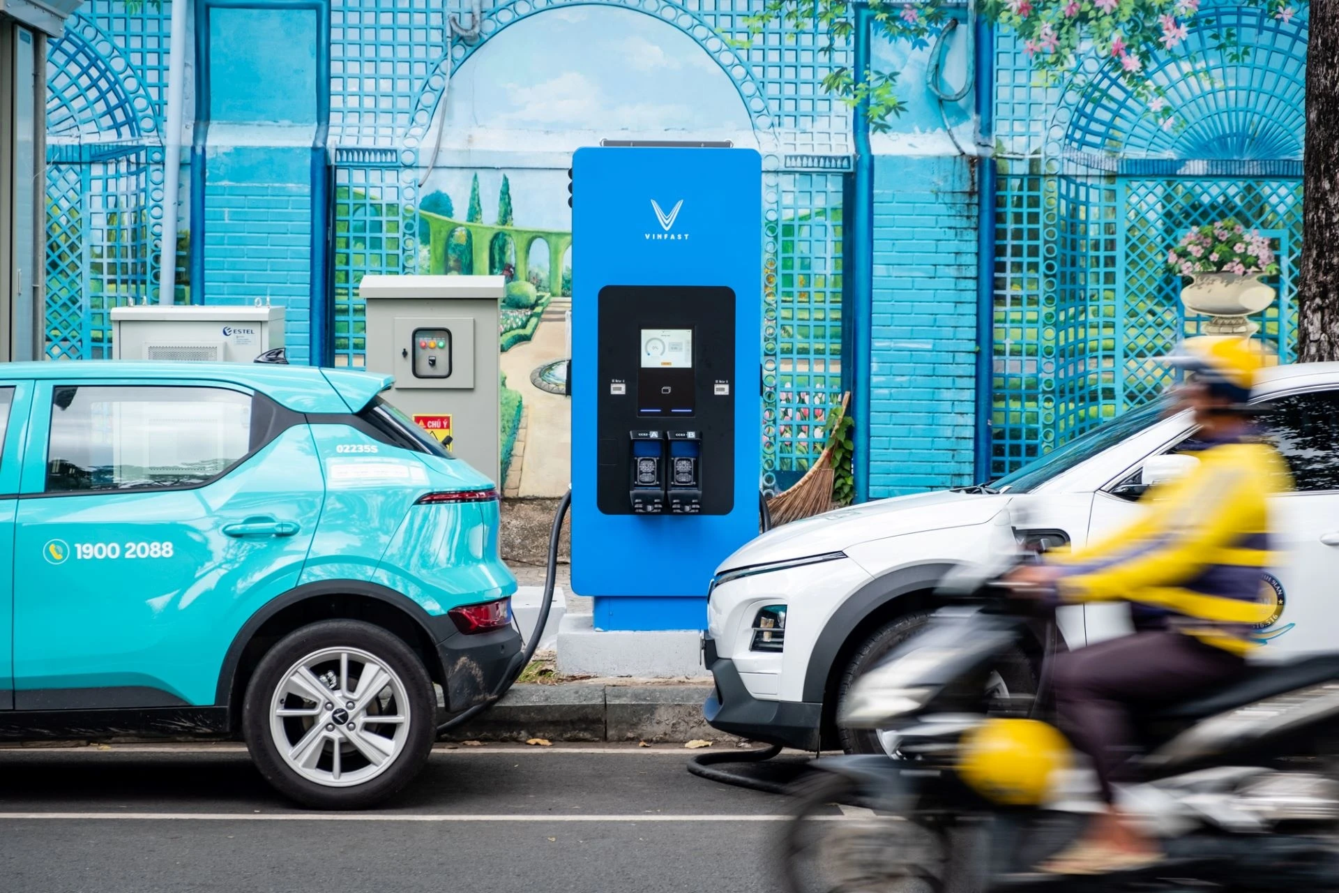 2 Bài toán trạm sạc công cộng ở Việt Nam dần có lời giải #3/9/2025