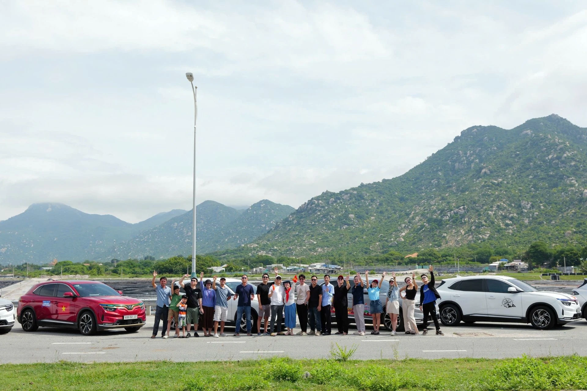 A4 200 ôtô VinFast khởi hành xuyên Việt trong hành trình Wonder Trip 2025