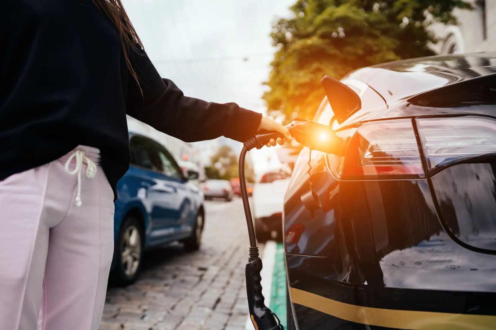 Co nen sac pin xe dien den 100 4 1756664735 385 width2400height1600 Có nên sạc pin xe điện đến 100%?