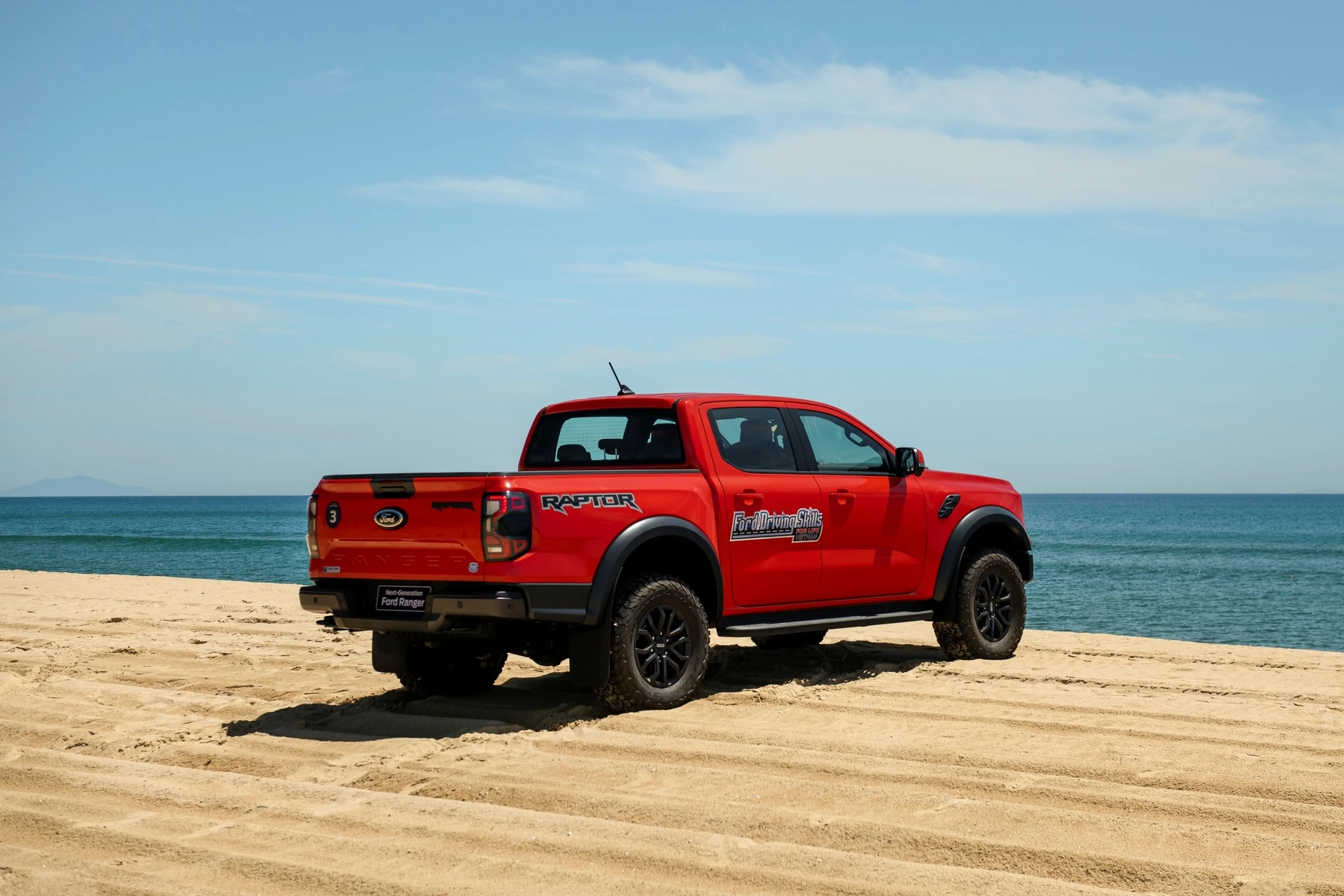 Ford Ranger Raptor 2 'Báo động' cho xe Hàn, ôtô điện thống trị top xe bán chạy - 8/2025'