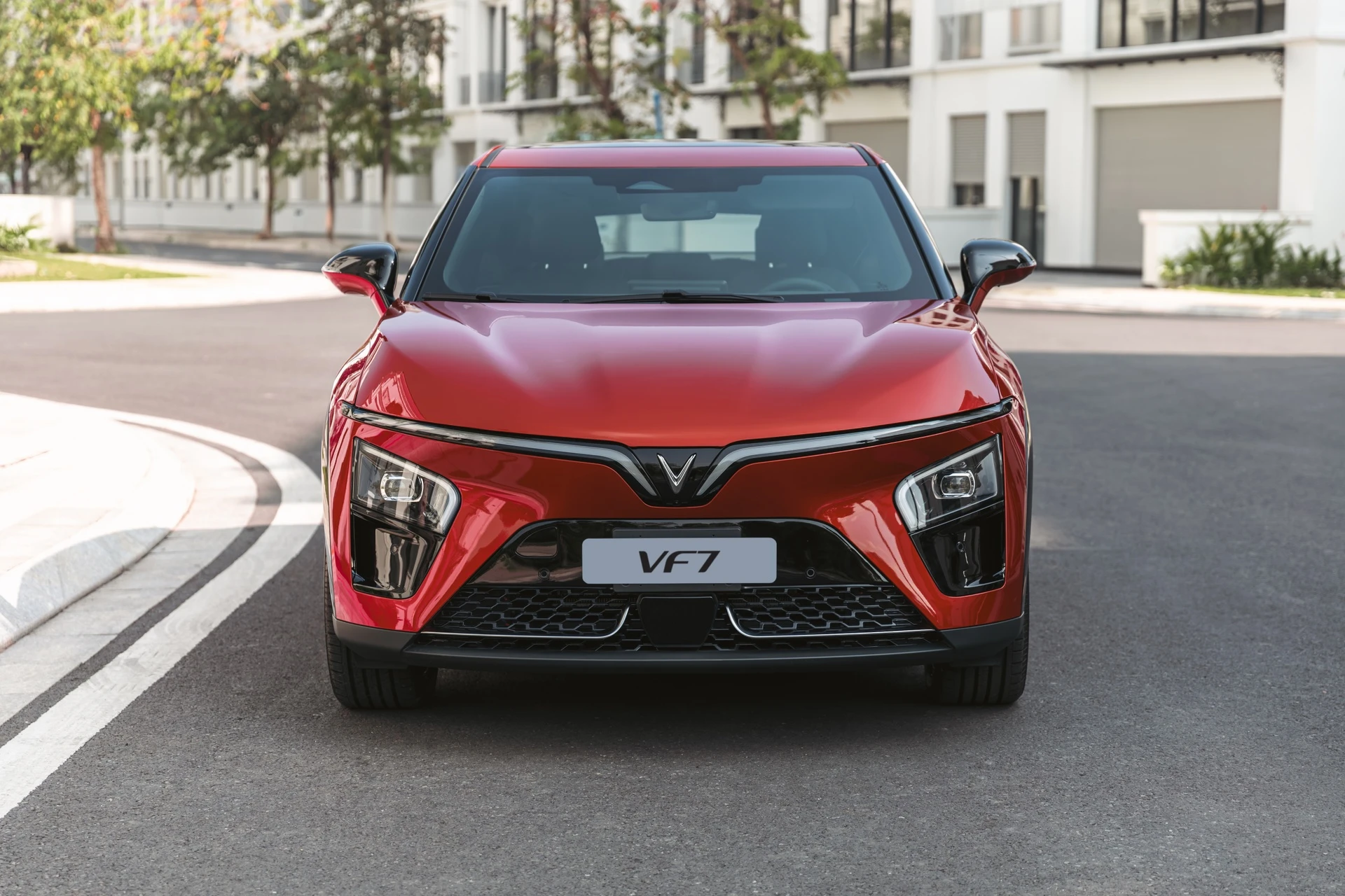 Ôtô điện ‘thổi lửa’ cuộc chiến doanh số SUV cỡ C #9/9/2025