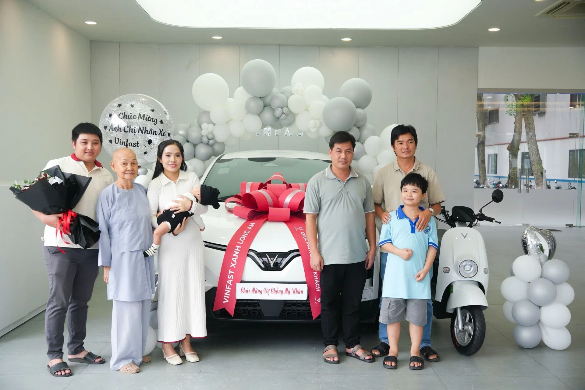 a1 Khách hàng VinFast mua 1 được 2 - chưa chạy đã 'lời'