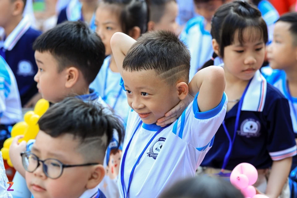 tre lop 1 6353 znews 26 triệu học sinh, sinh viên tham gia lễ khai giảng chưa từng có