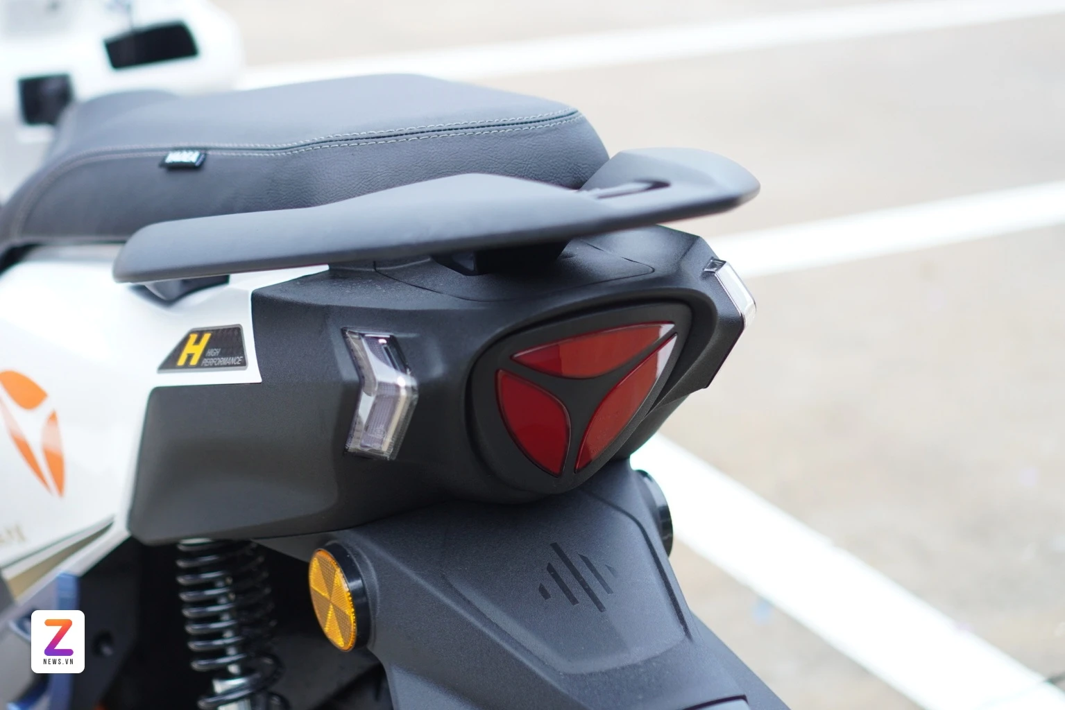 Diện mạo thị trường xe máy điện Việt - 10/2025 27 Diện mạo thị trường xe máy điện Việt - 10/2025 Diện mạo thị trường xe máy điện Việt - 10/2025