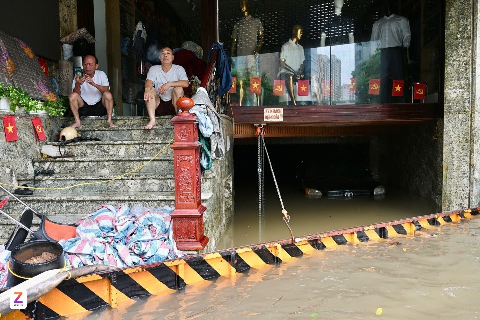 Ôtô bị ngập nước, ngâm nước - sửa chữa tốn kém thế nào?