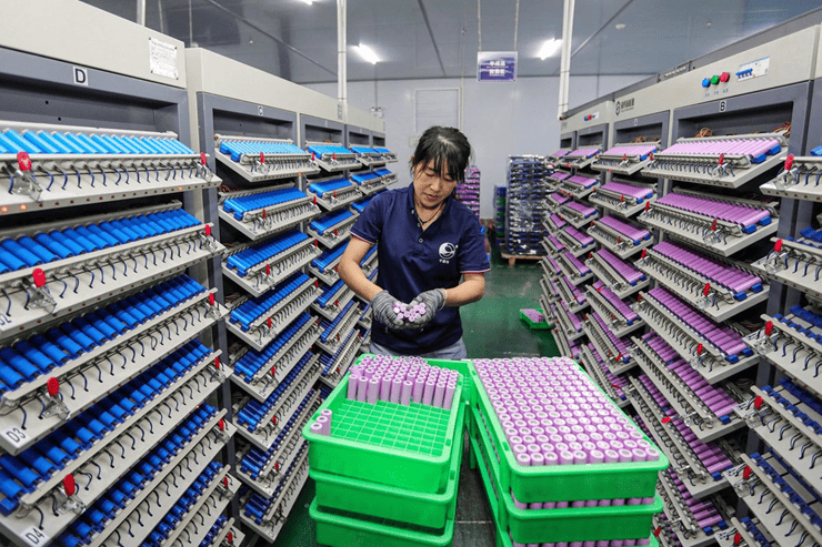 Xe điện chạy mãi không hỏng với đột phá pin lithium kim loại tuổi thọ 9.000 giờ 25 Xe điện chạy mãi không hỏng với đột phá pin lithium kim loại tuổi thọ 9.000 giờ picture 1 1761193797 394 width740height493 Xe điện chạy mãi không hỏng với đột phá pin lithium kim loại tuổi thọ 9.000 giờ