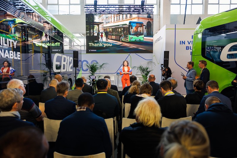 v 3 1759624798 979 width800height534 Xe buýt điện VinFast xuất hiện tại triển lãm châu Âu - Busworld Europe 2025.