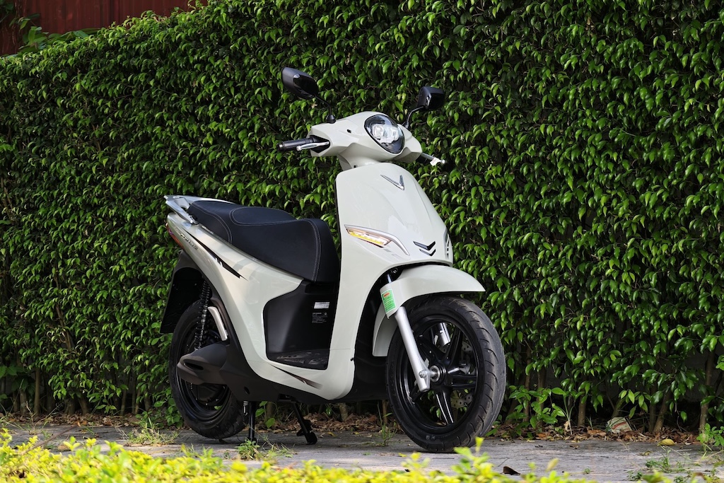 VinFast Feliz: Đi xa 262 km, lăn bánh chỉ từ 25 triệu đồng, dễ dàng thay thế xe máy xăng 25 VinFast Feliz: Đi xa 262 km, lăn bánh chỉ từ 25 triệu đồng, dễ dàng thay thế xe máy xăng nghenhin xedoisong vinfast 1 VinFast Feliz: Đi xa 262 km, lăn bánh chỉ từ 25 triệu đồng, dễ dàng thay thế xe máy xăng