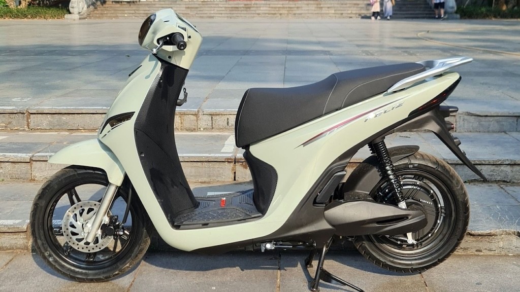 VinFast Feliz: Đi xa 262 km, lăn bánh chỉ từ 25 triệu đồng, dễ dàng thay thế xe máy xăng 32 VinFast Feliz: Đi xa 262 km, lăn bánh chỉ từ 25 triệu đồng, dễ dàng thay thế xe máy xăng VinFast Feliz: Đi xa 262 km, lăn bánh chỉ từ 25 triệu đồng, dễ dàng thay thế xe máy xăng