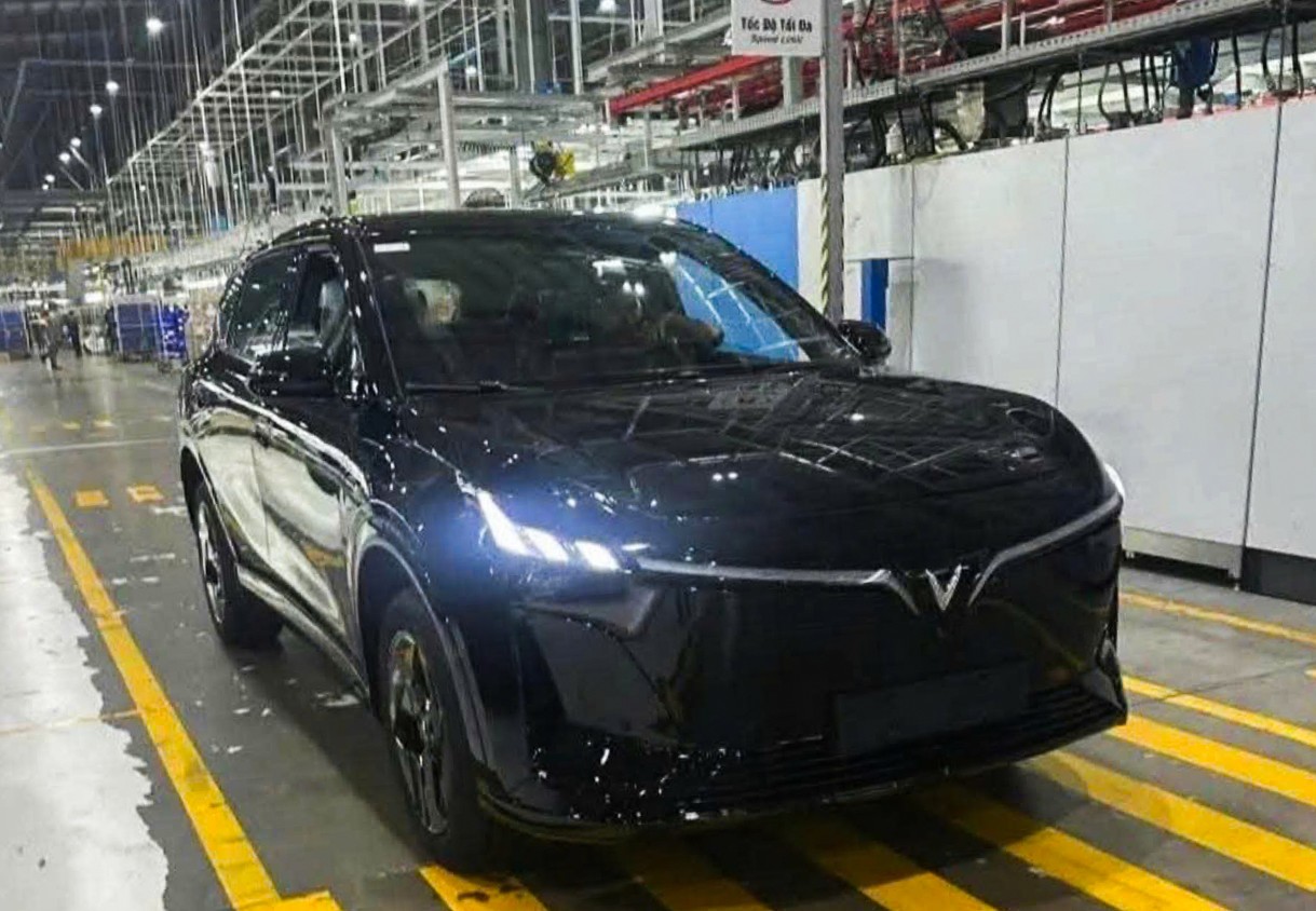 7 5 1775556790 585 width1219height844 Lộ hình ảnh mới về mẫu xe điện VinFast VF7 bản nâng cấp