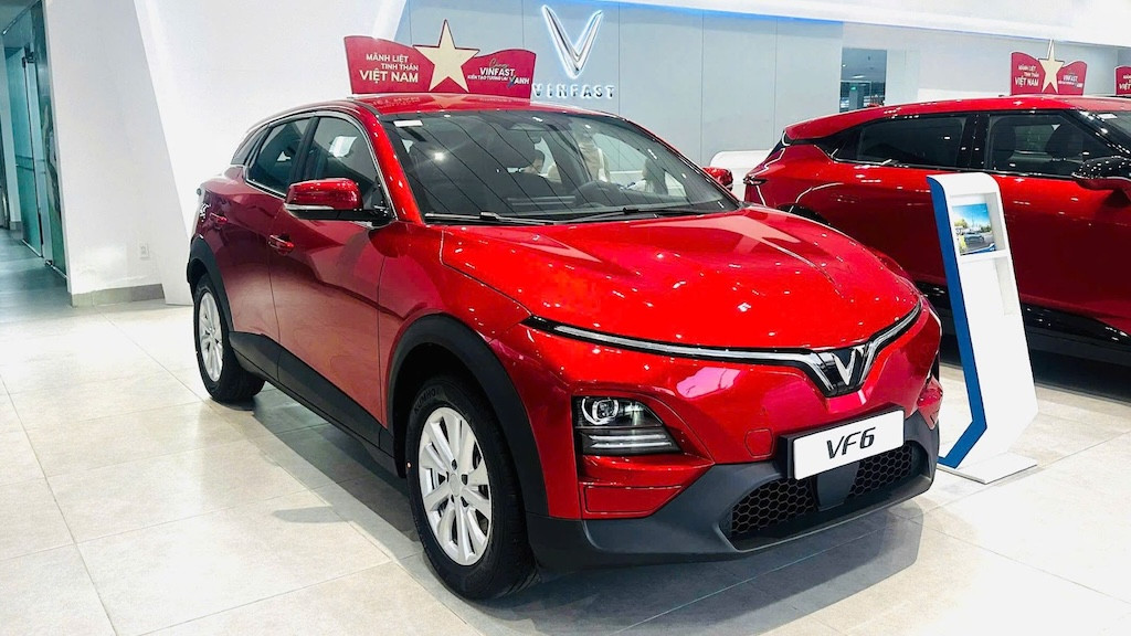 nghenhin xedoisong vinfast vf 6 2 VinFast VF 6 Eco ghi điểm với gia đình Việt: Rộng rãi, êm ái, nuôi xe nhẹ tênh